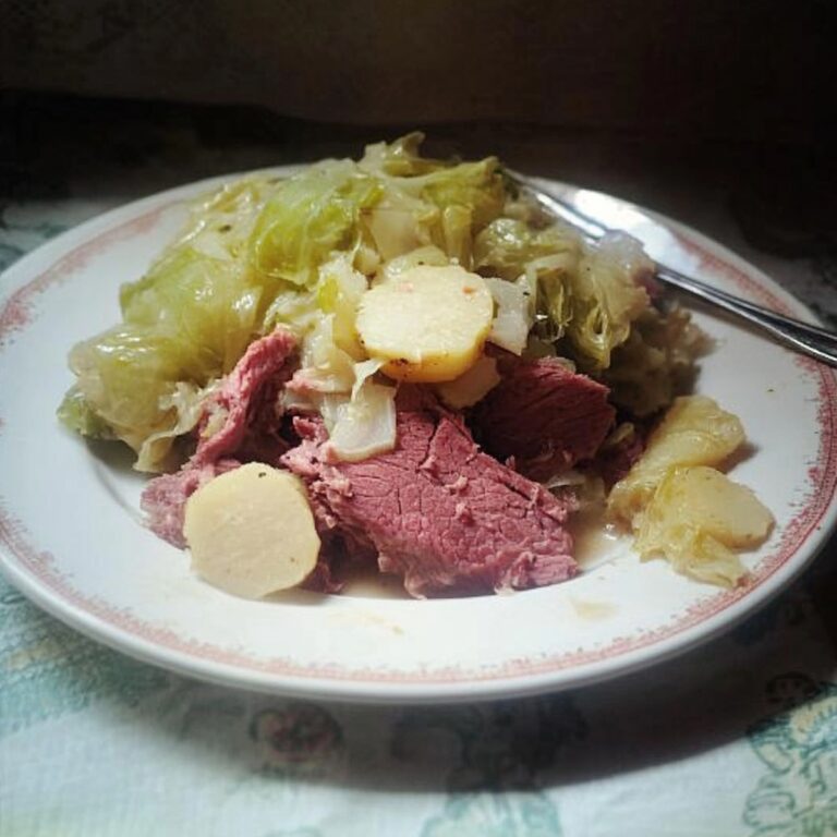 Tender Crockpot Corned Beef And Cabbage Recipe