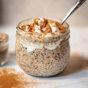 Cinnamon Roll Overnight Oats Recipe