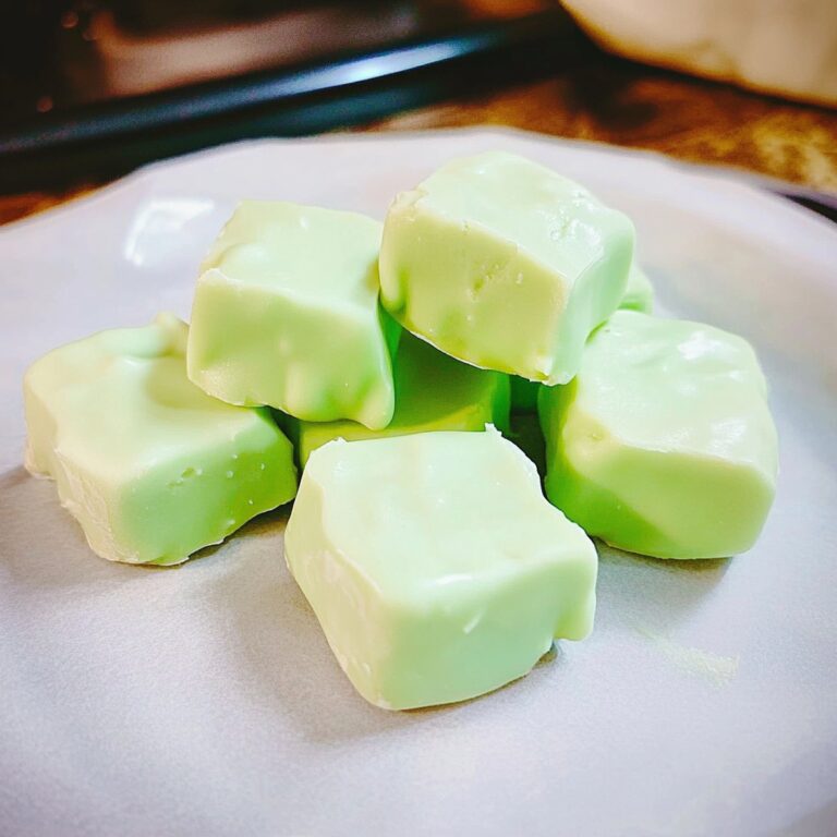 Smooth White Chocolate Mint Fudge Recipe