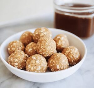 3 Ingredient Peanut Butter Oatmeal Balls Recipe