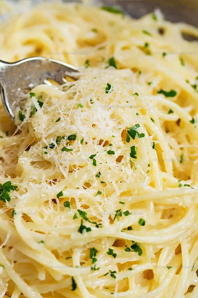 Why Garlic Parmesan Pasta Is So Loved